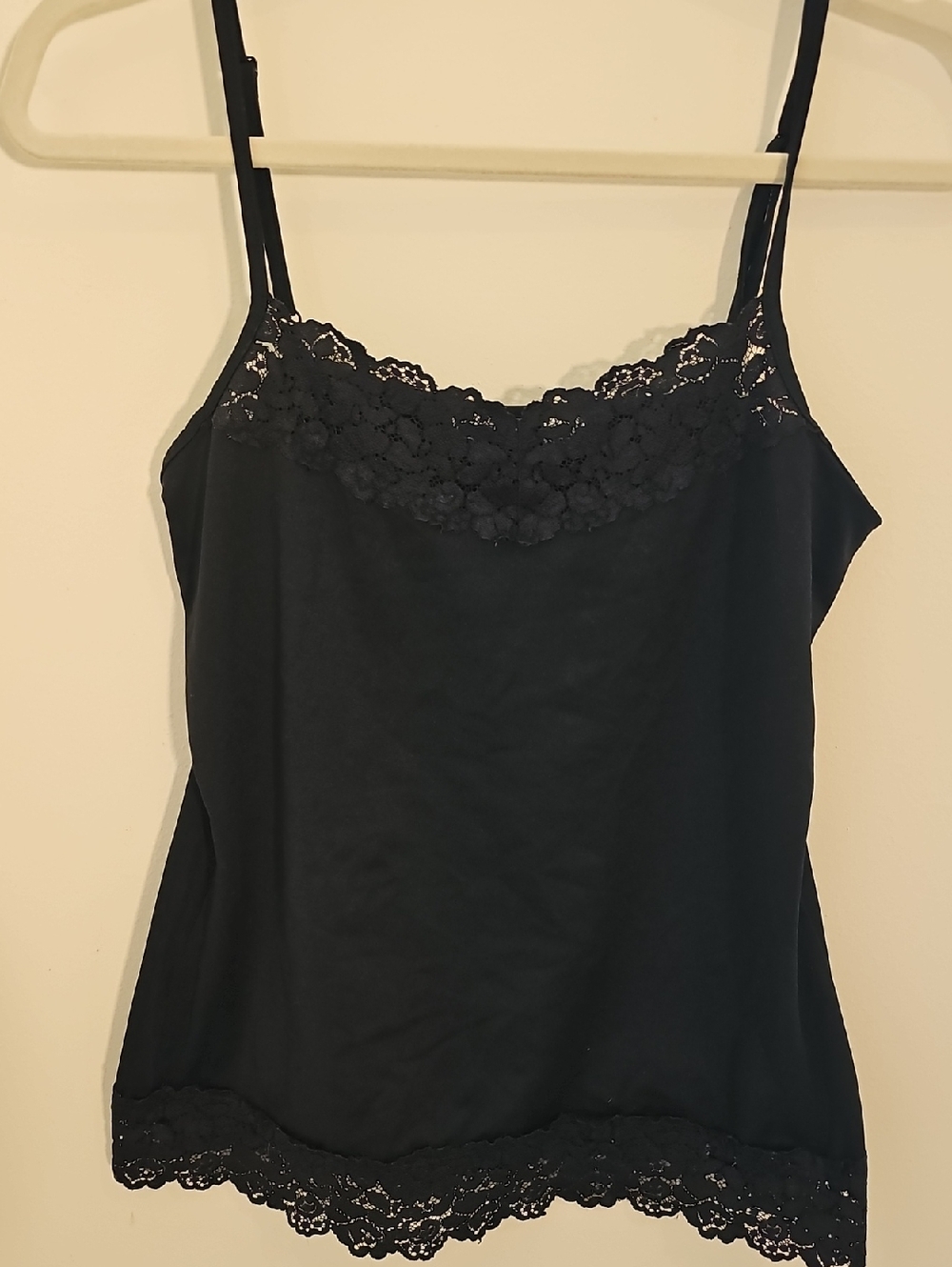 Cato Black Lace-Trim Camisole Tank Top. Y2K, WITHY, WHIMSIGOTH. SIZE MEDUIM